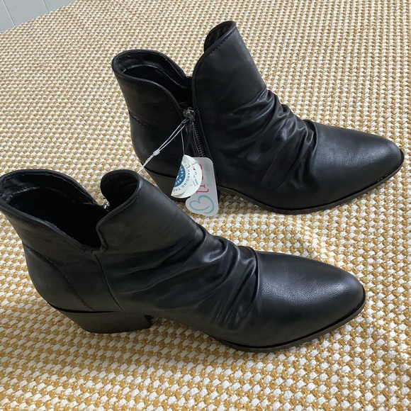 Baretraps serenity Ankle boots  size 11 NWT - Picture 4 of 10